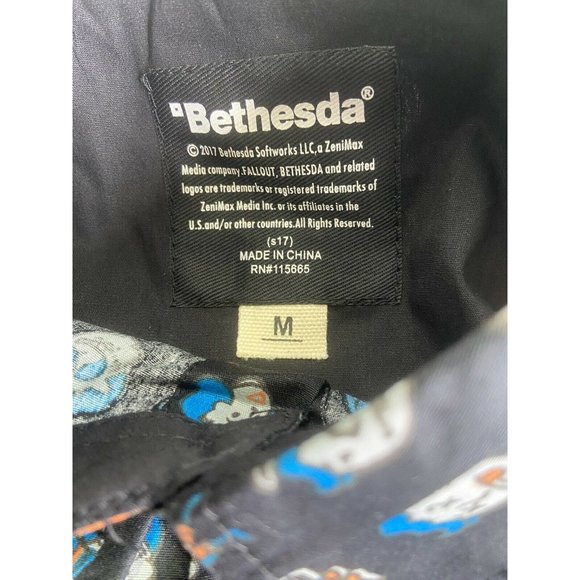 Bethesda Fallout Game All Over Print Woven Cotton Button Up Shirt Mens Size M - Picture 4 of 8